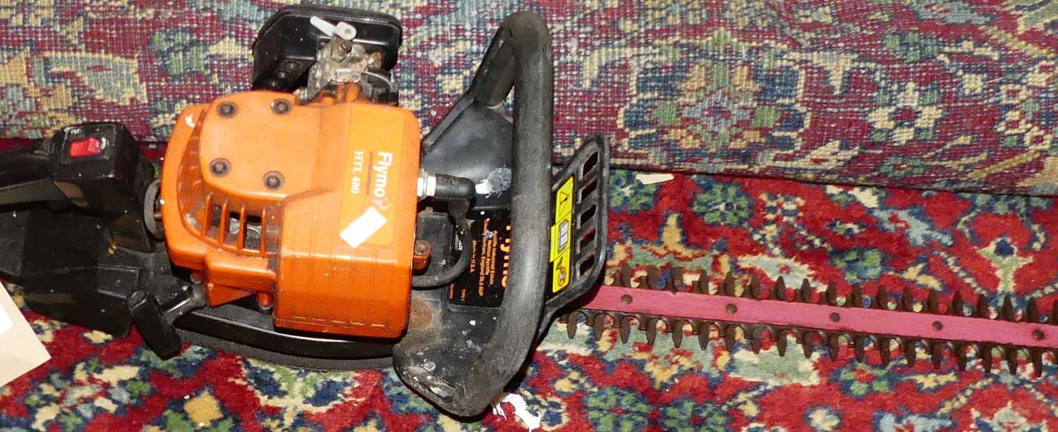 Lot 1212 - A Flymo HTL480 petrol driven hedge trimmer