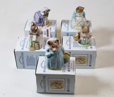 Lot 240 - A collection of five boxed Royal Albert...