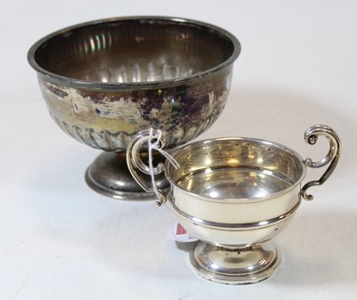 Lot 298 - A George V silver twin handled sugar bowl,...