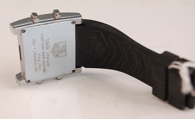 Lot 471 - A gent's Tag Heuer steel cased Sixty-Nine