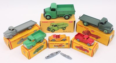 Lot 1424 - A mixed group of Dinky and Dinky Dublo boxed...