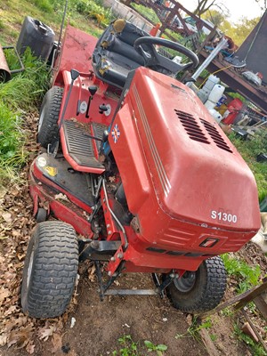 Lot 59 - Westwood S1300 with grass catcher (Runner)