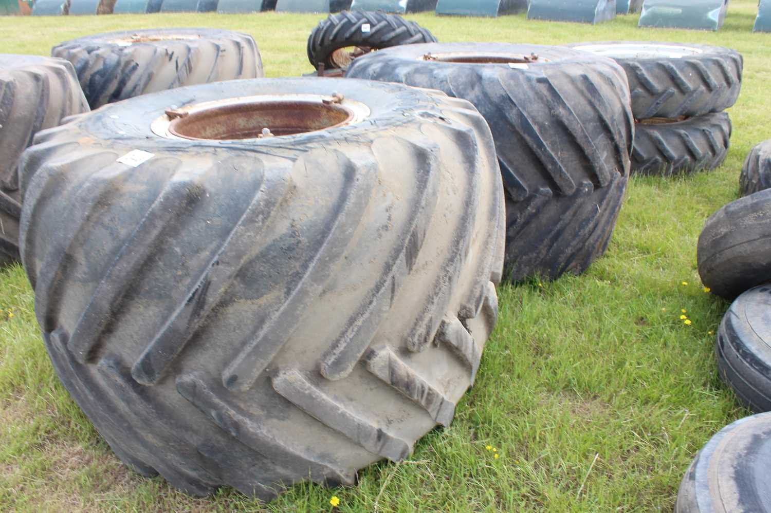 Lot 348 - 66 x 43 - 25 NHS terra tyres Ford/NH, (pair...