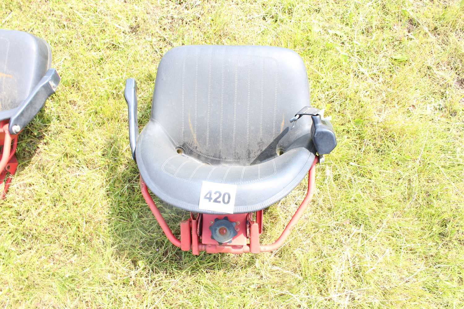 Lot 420 - 1 x Tractor Seat