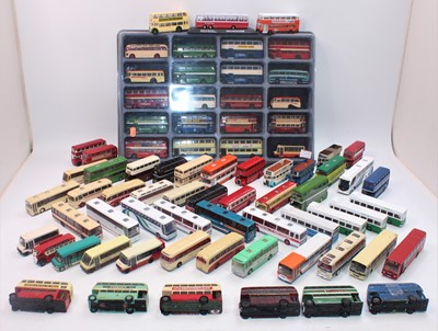 Lot 2048 - A large quantity of mainly unboxed EFE buses...