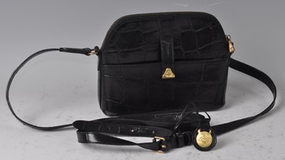 Lot 191 - A small vintage Mulberry lady's black leather...