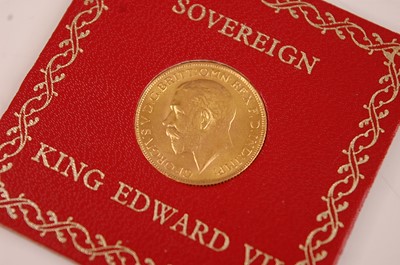 Lot 2034 - Great Britain, 1925 gold full sovereign,...