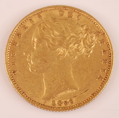 Lot 2004 - Great Britain, 1852 gold full sovereign,...