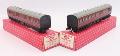 Lot 464 - Hornby Dublo 4083 and 4084 maroon suburban...