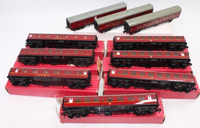 Lot 466 - Ten Hornby Dublo Super Detail maroon coaches:...