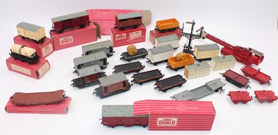 Lot 468 - Hornby Dublo goods wagons: 4630 cattle; 4300...