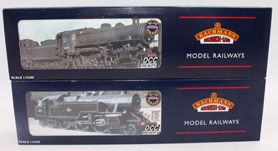 Lot 425 - A Bachmann boxed locomotive group, two...