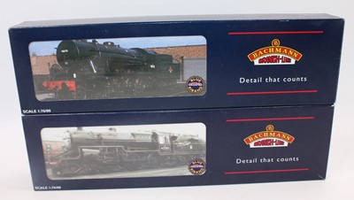 Lot 428 - A Bachmann boxed locomotive group, two...