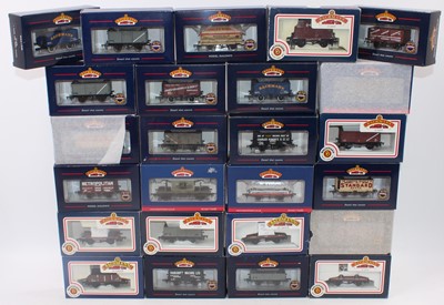 Lot 502 - 25 various boxed as issued Bachmann 00 gauge...