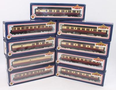 Lot 508 - A Bachmann 00 scale crimson and green Thompson...