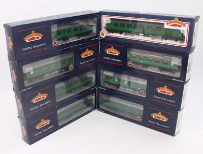 Lot 512 - Eight various boxed Bachmann 00 gauge Southern...