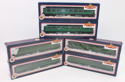 Lot 541 - A Bachmann 00 gauge Southern Region malachite...