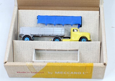 Lot 1510 - Dinky Toys No.424 Commer convertible...