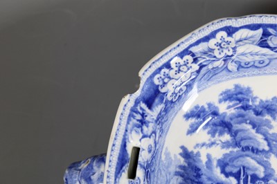 Lot 7 - An early 20th century Copelands warming tureen...
