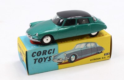 Lot 1151 - A Corgi Toys No. 210 Citroen DS19 comprising...