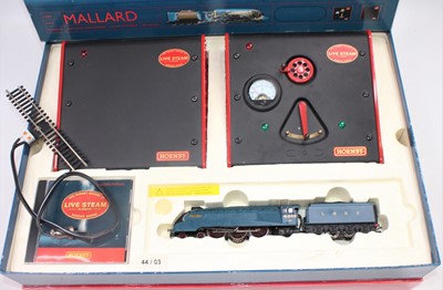 Lot 1 - A Hornby live steam 00 gauge boxed Mallard...
