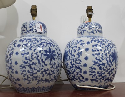 Lot 45 - A pair of 20th century Chinese export blue &...