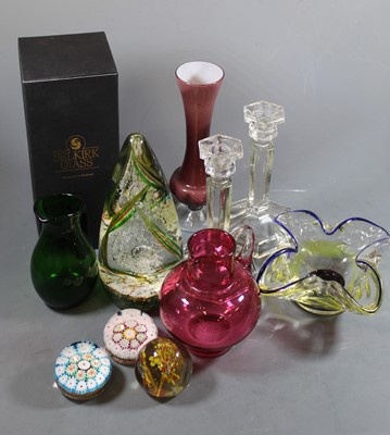 Lot 113 - A collection of glassware to include a large...