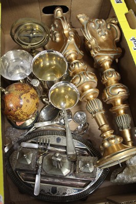 Lot 119 - A box of miscellaneous items to include silver...