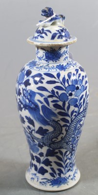 Lot 290 - An 18th century style Chinese blue & white...