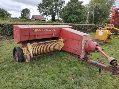 Lot 284 - New Holland Hayliner Baler