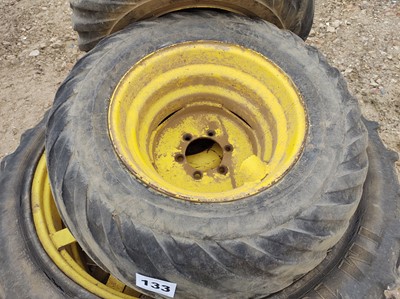 Lot 133 - Flotation Tyres Front 400 - 17.5