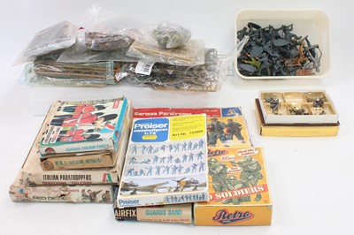 Lot 838 - Mixed group of mainly Airfix soldier sets many...