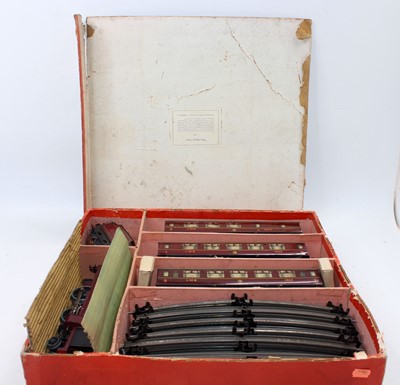 Lot 290 - 1937-41 Hornby E320 passenger set comprising:-...