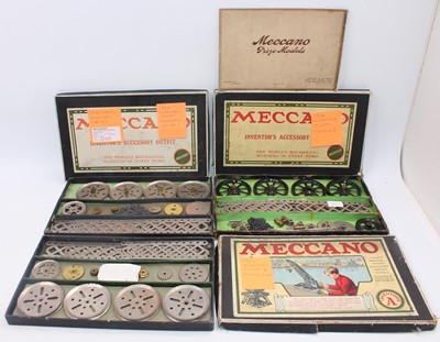 Lot 104 - A collection of 1920s-1930s Meccano Inventors...