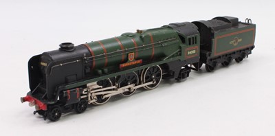 Lot 586 - Hornby Dublo 2-rail 2235 4-6-2 loco and tender...