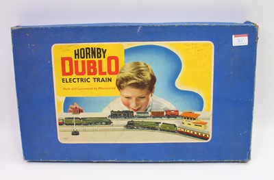 Lot 365 - Hornby Dublo 3-rail EDP20 Bristolian train set...