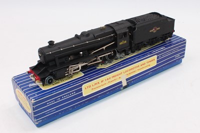 Lot 366 - LT25 Hornby Dublo 3-rail 2-8-0 freight loco...