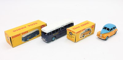 Lot 1546 - A Dinky Toys boxed vehicle group including No....