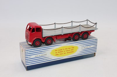 Lot 1549 - A Dinky Toys No. 905 Foden flat truck with...