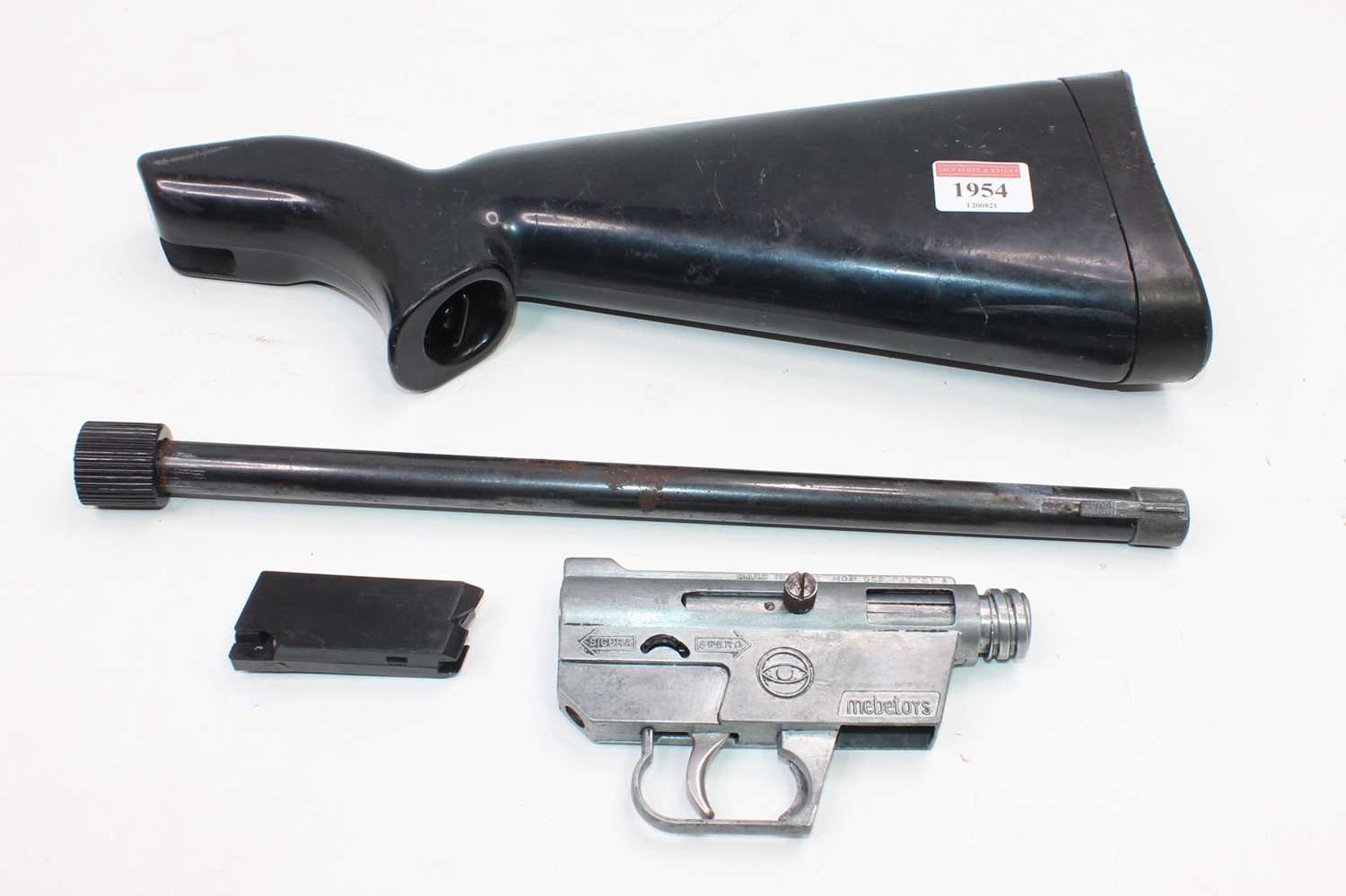 Lot 1954 - A MeBe Toys circa 1968 Armalait fold-away...