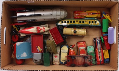 Lot 1955 - An interesting group of tinplate and plastic...