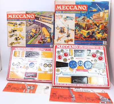 Lot 146 - A Meccano gift set group, to include No.3...