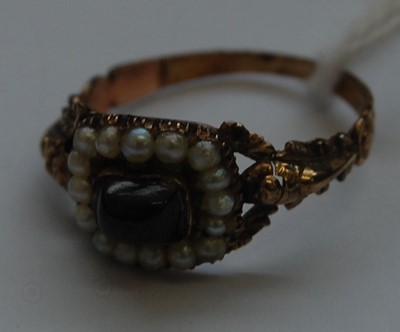 Lot 344 - A 9ct gold malachite set ring, having pierced...