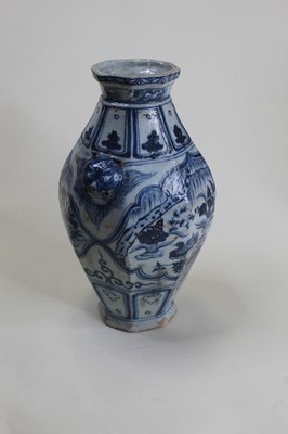Lot 2 - A Chinese export blue and white vase, of...