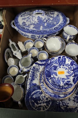 Lot 74 - A collection of blue and white porcelain tea...