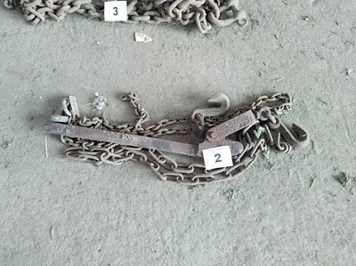 Lot 2 - Qty of Chains and Bar