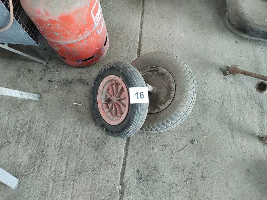 Lot 16 - Wheelbarrow Tyres