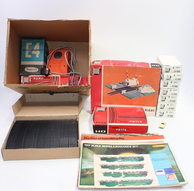 Lot 400 - One box containing a quantity of various boxed...