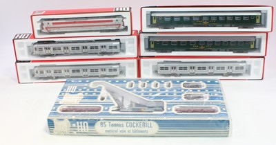 Lot 397 - Seven various boxed H0 scale locomotives,...