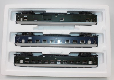 Lot 392 - A Marklin No. 42758 Express train passenger...